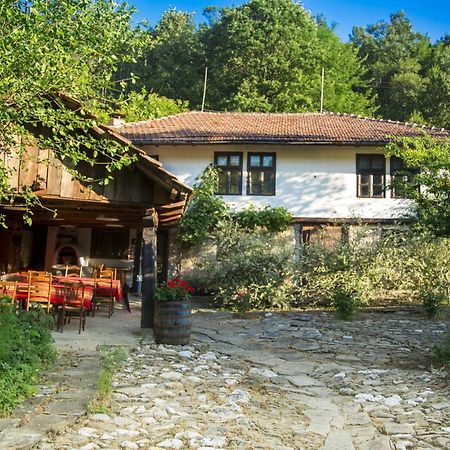 Little River Guest House Габрово Экстерьер фото